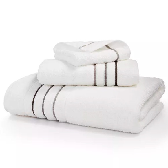 Hotel collection bath towels set of 4 - Picture 1 of 5